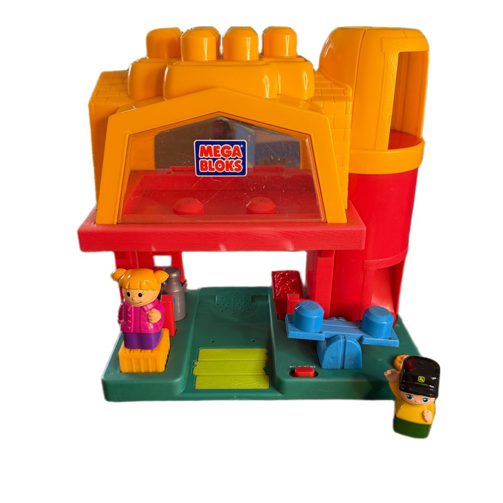 Mega Bloks John Deere Farm Playset Barn Silo with Farmer Figures and Accessories